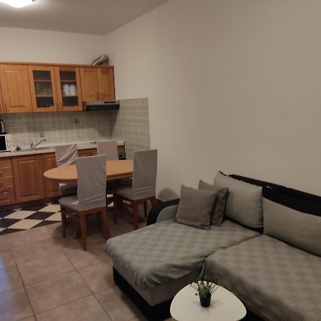 Apartments Ivana Loviste Exterior photo