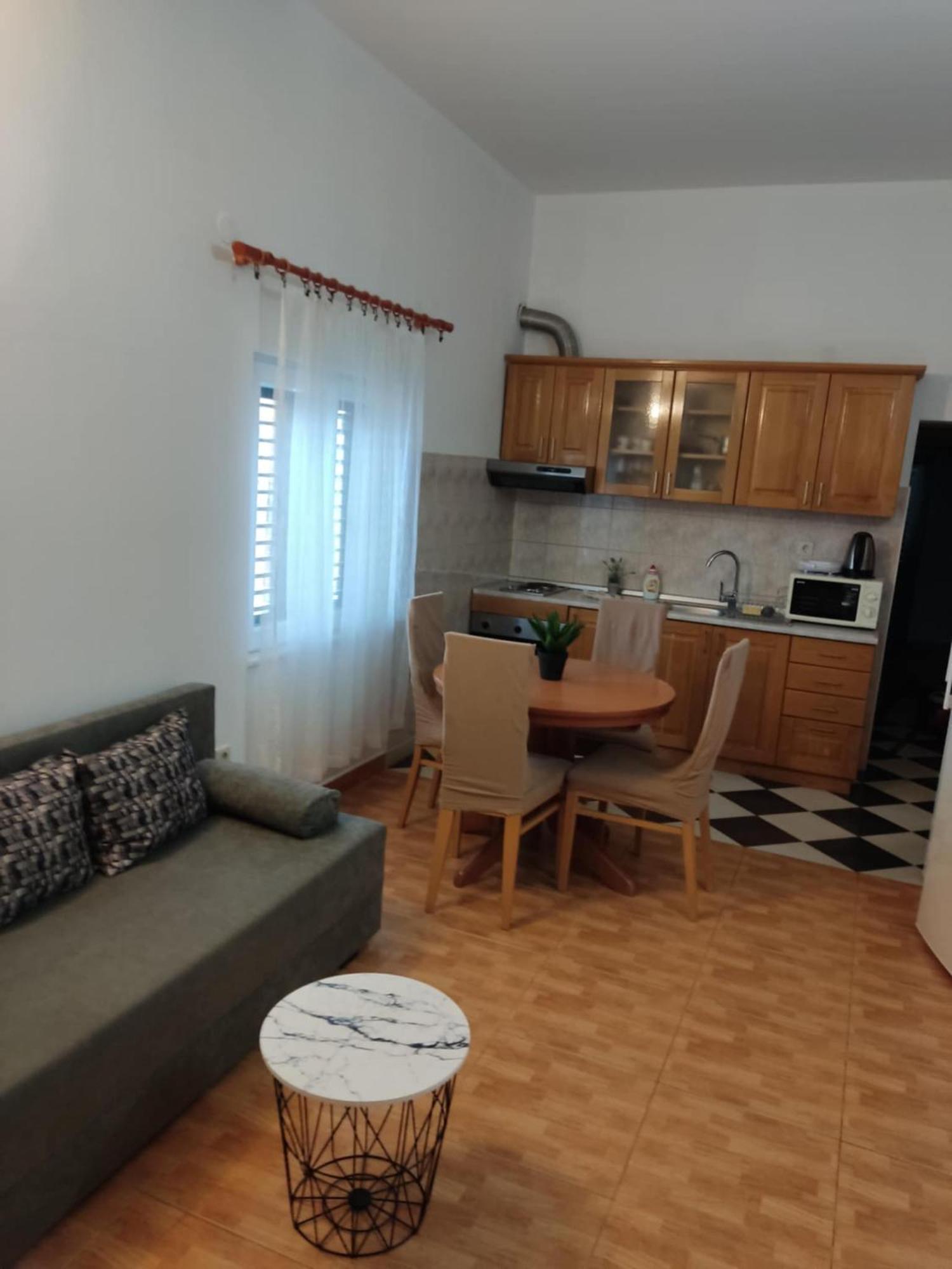 Apartments Ivana Loviste Exterior photo