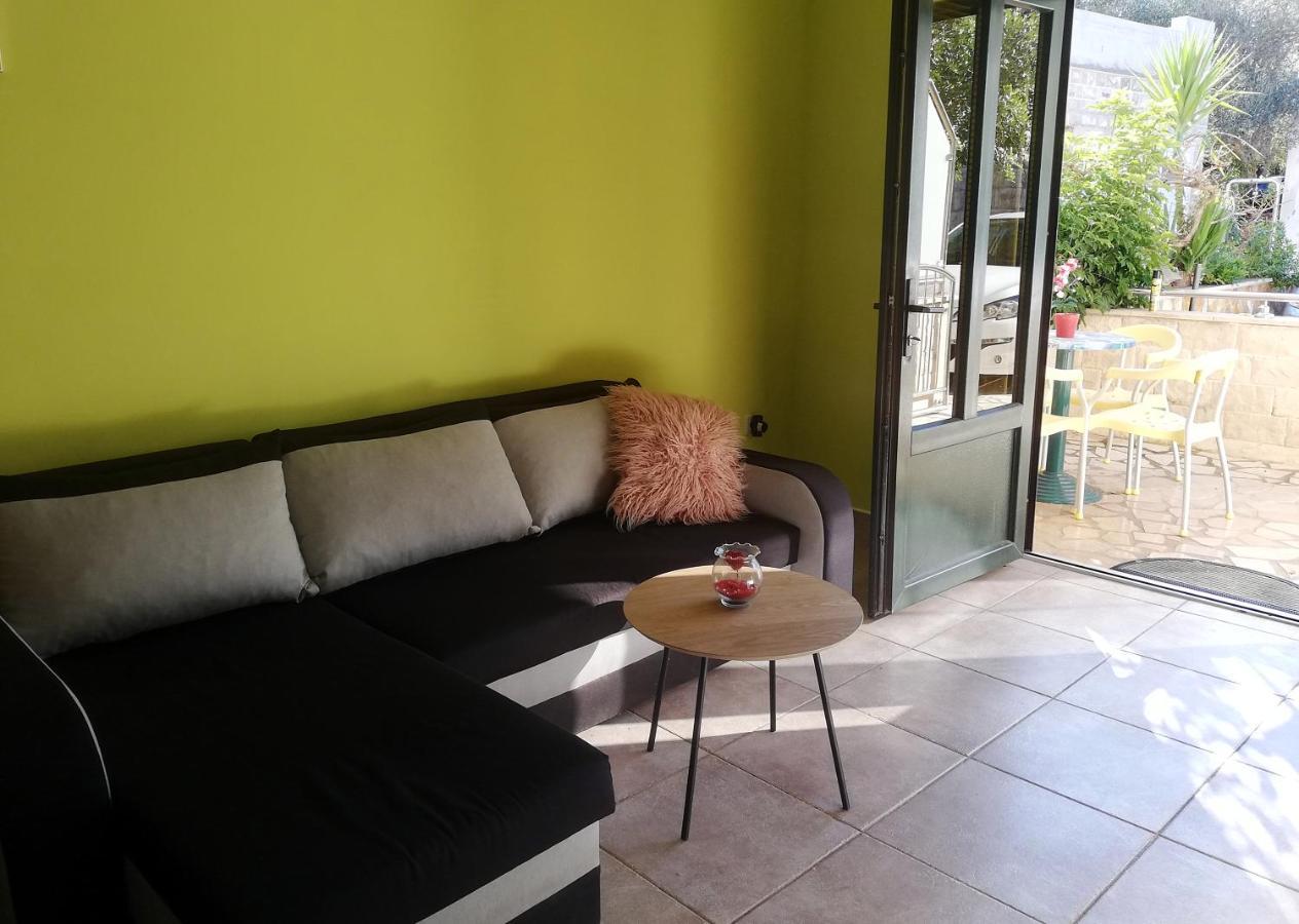 Apartments Ivana Loviste Exterior photo